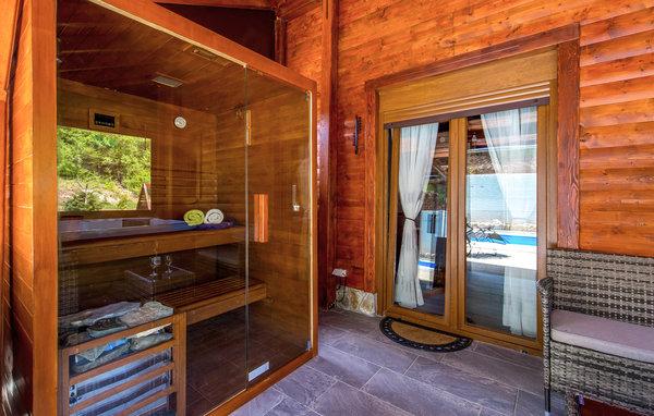 Villa Hećimović u Prušiću u Lici