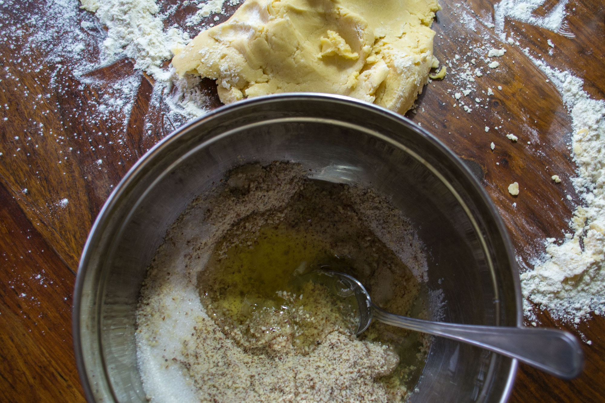 Domaći kolač s orasima - jednostavan recept - nadjev