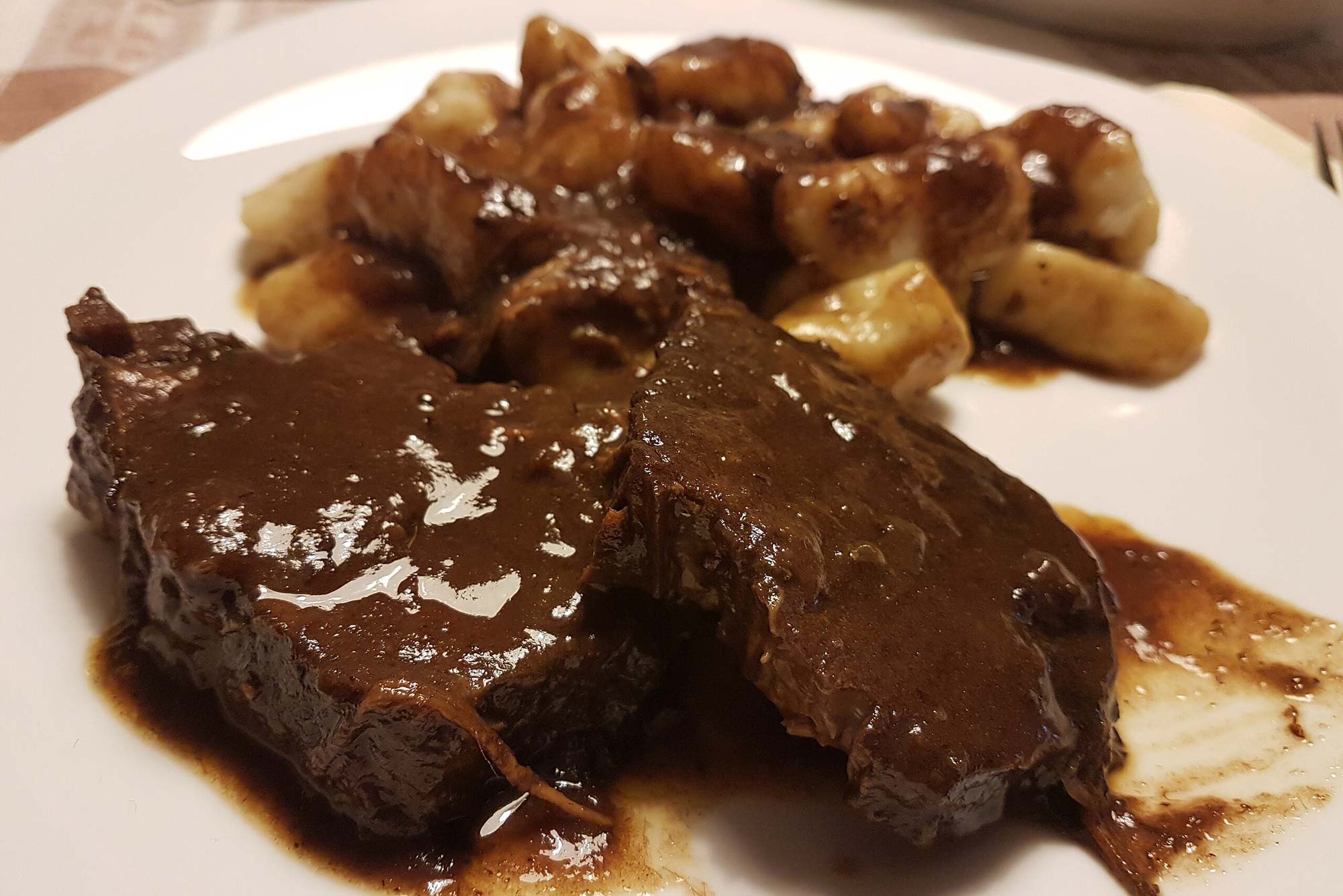 Domaća pašticada i njoki... mmm... ima li što bolje?