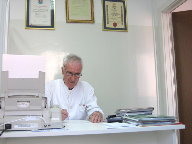 Frane Mikulandra, ginekolog i profesor